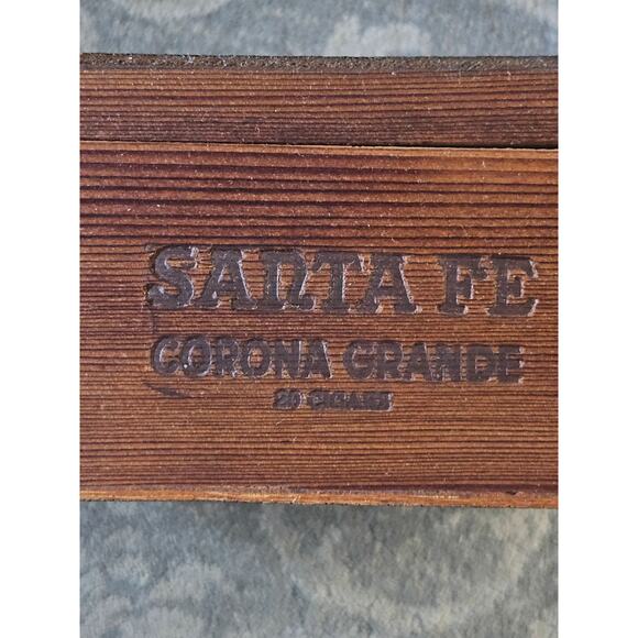VINTAGE Santa Fe High Grade Corona Grand Cigar Box - Picture 4 of 10